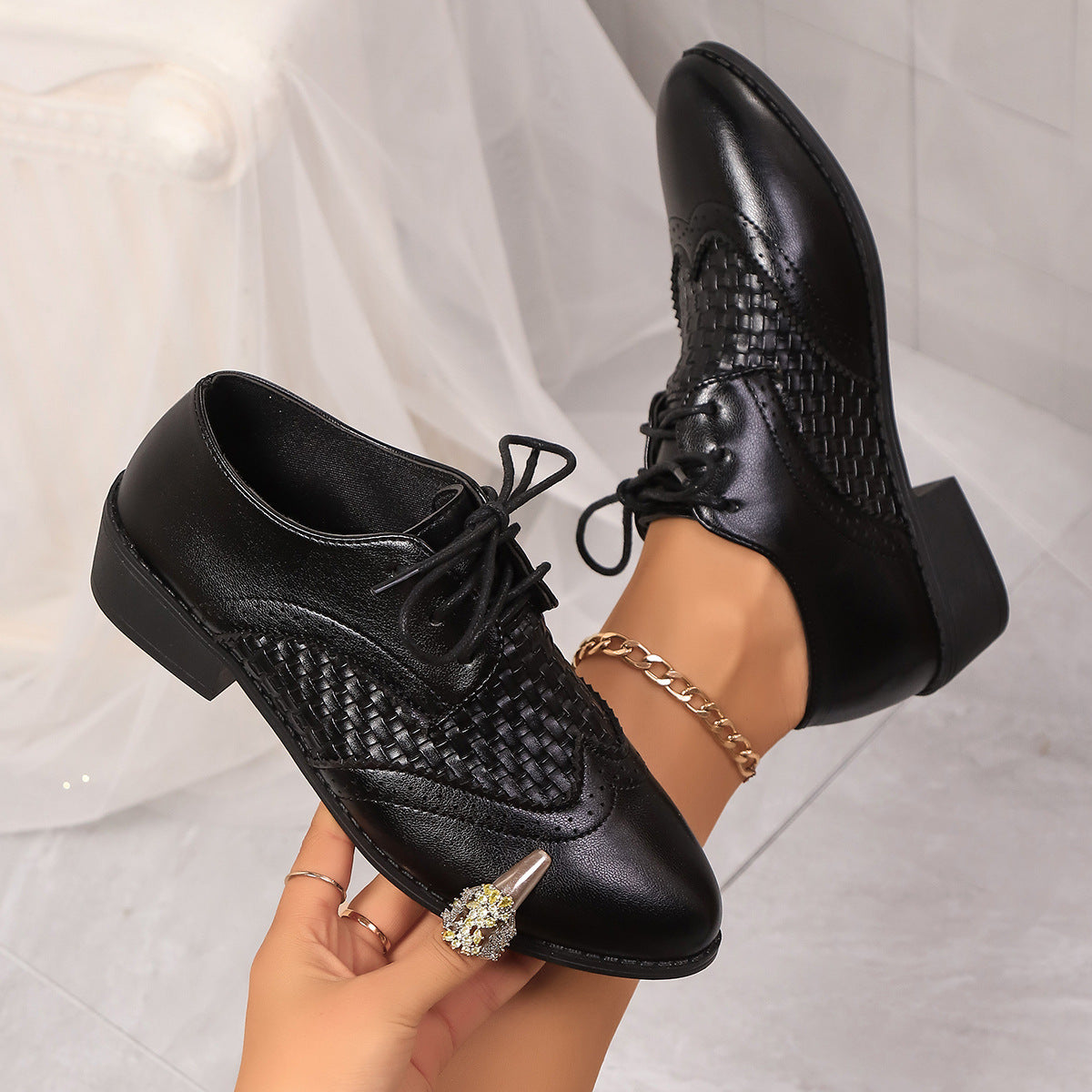 Retro Soft Leather Low Heel Brogue Lace-up Flat Pointed Pumps
