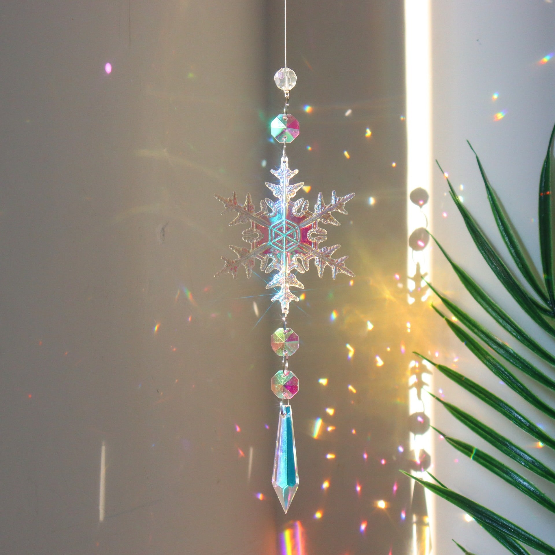 Christmas Colorful Snowflake Crystal Sun Catcher Ice Pillar Pendant Window Christmas Tree Decoration Party Pendant Christmas Decorations